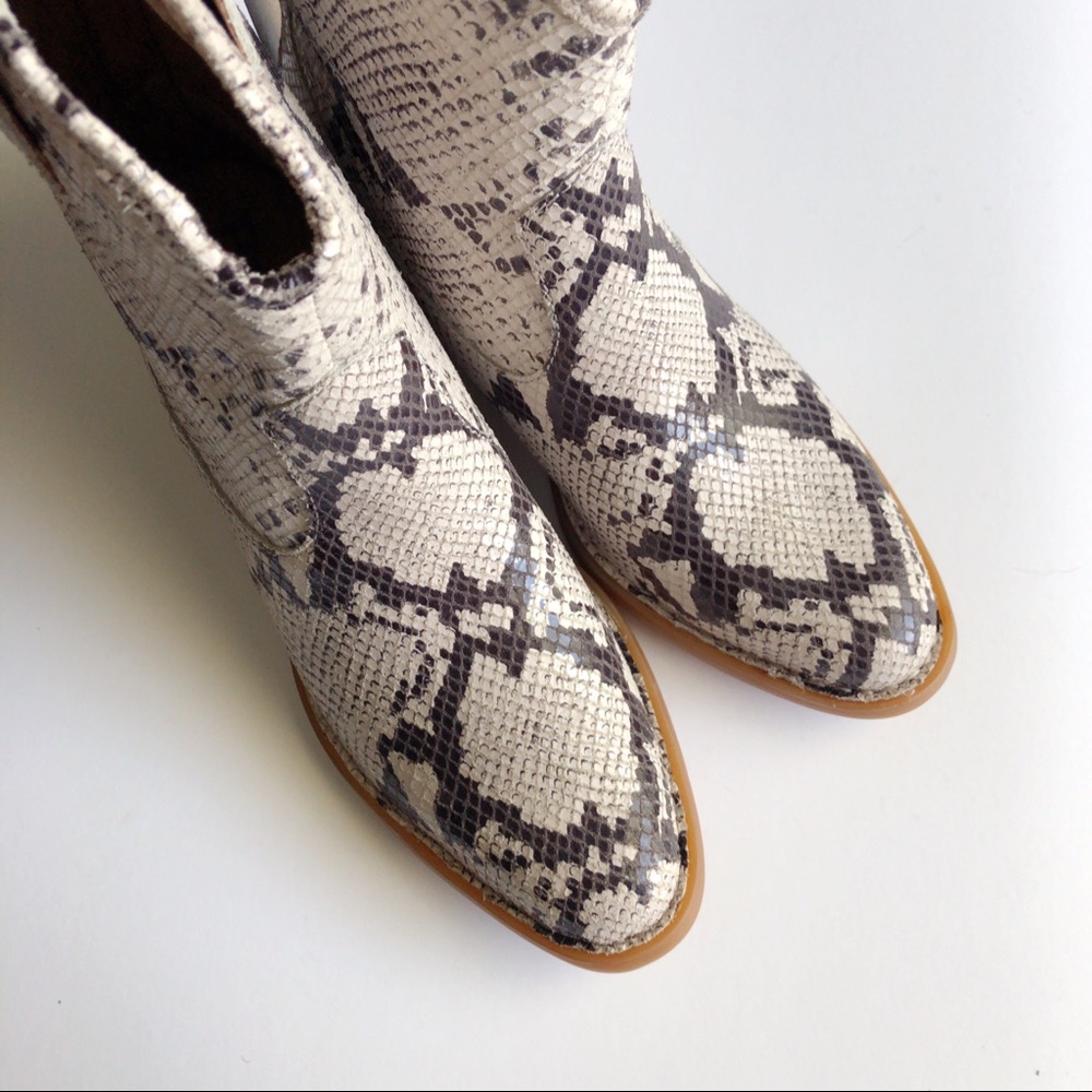 Born Wynd Snakeskin Western Boot in White Teak - Picture 10 of 13